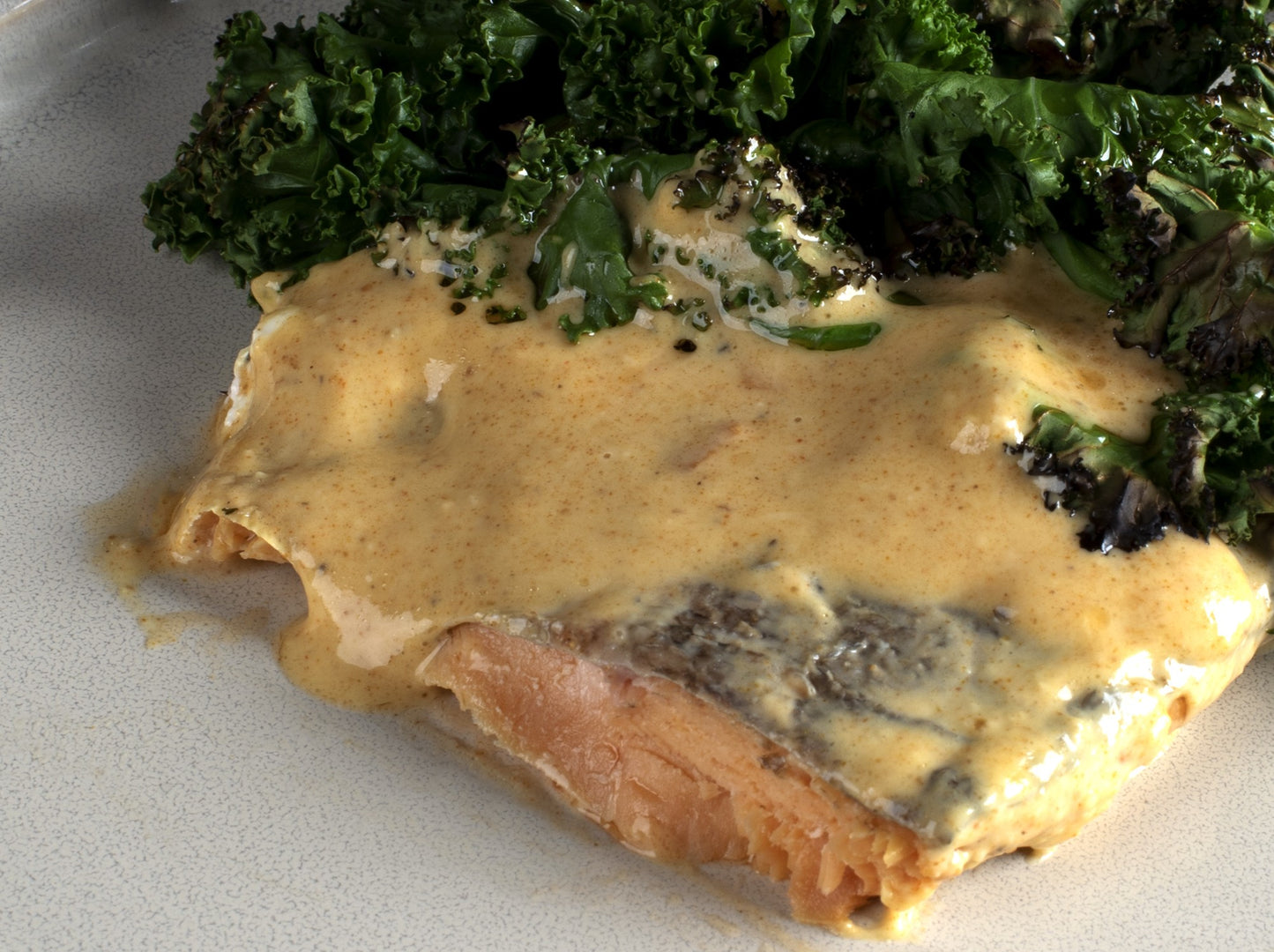 Filete de Truta em Molho de Caril